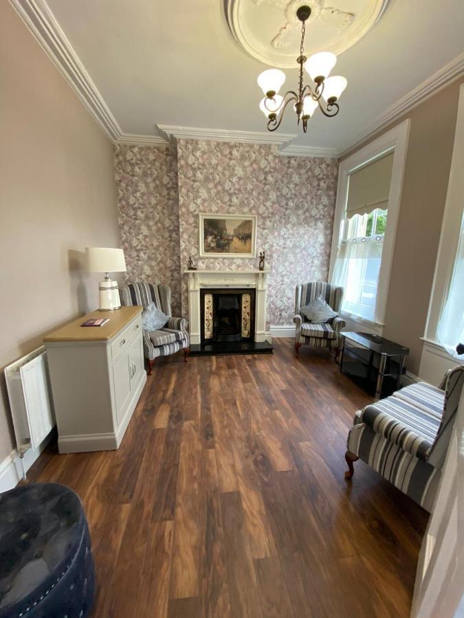 Villa Luxury Lakeside Living Broadview 2 Georgian Town House *